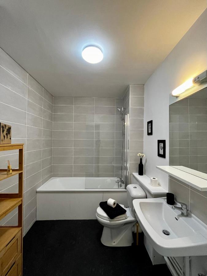 Superbe Appartement Confortable, Proche Centre Ville رينز المظهر الخارجي الصورة