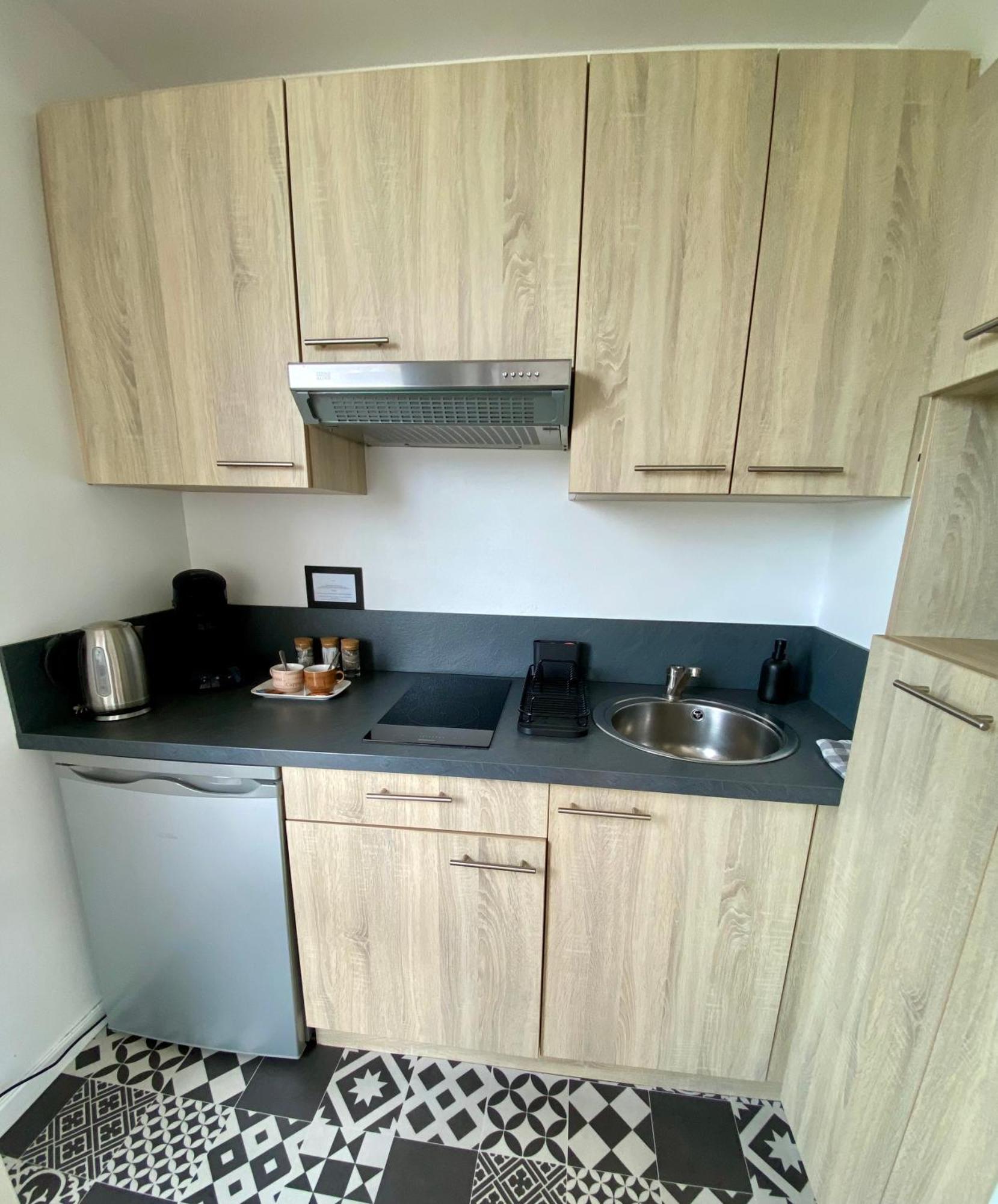 Superbe Appartement Confortable, Proche Centre Ville رينز المظهر الخارجي الصورة